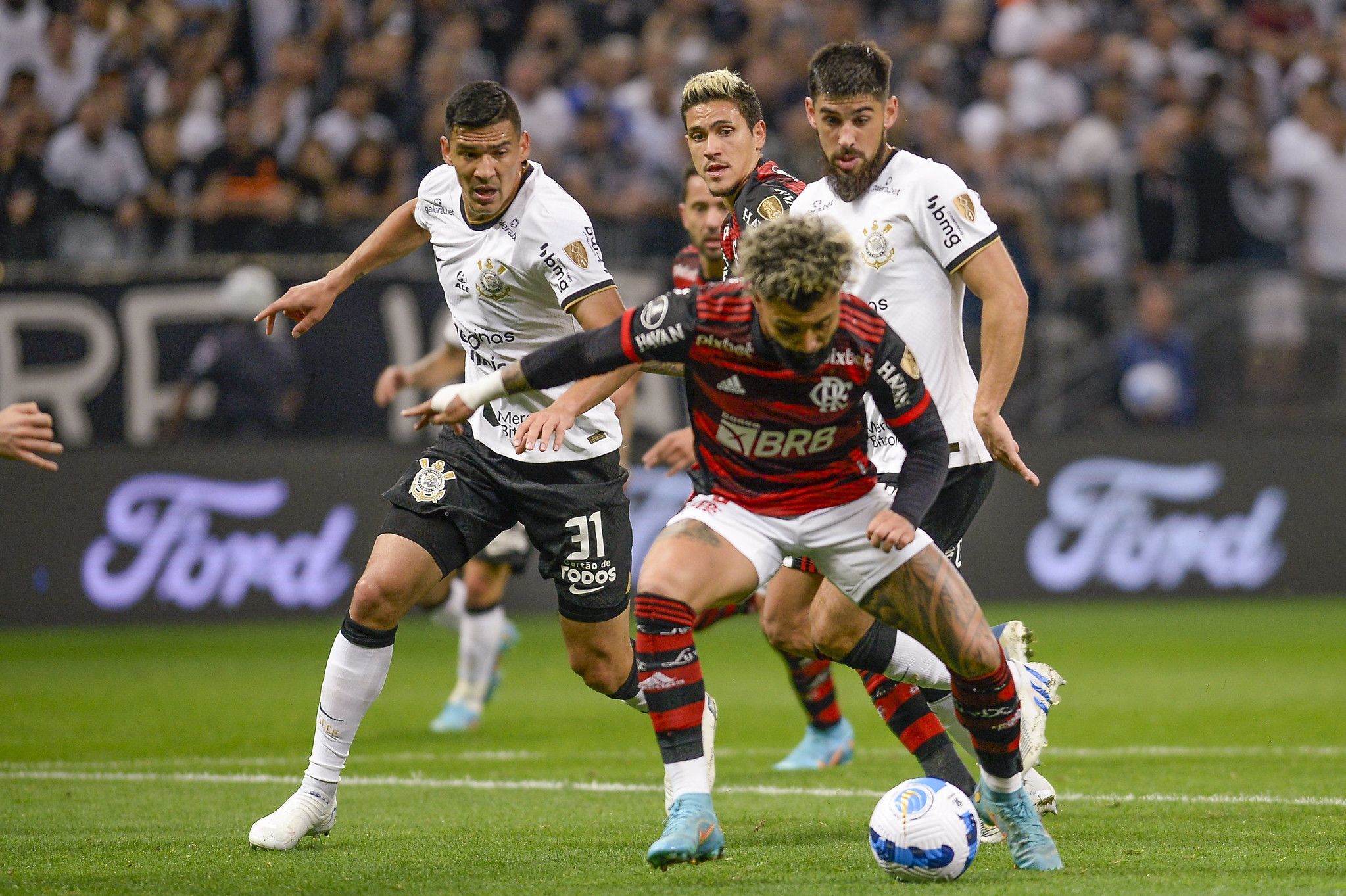 Giữa Corinthians và Flamengo đội nào có nhiều thành tích hơn
